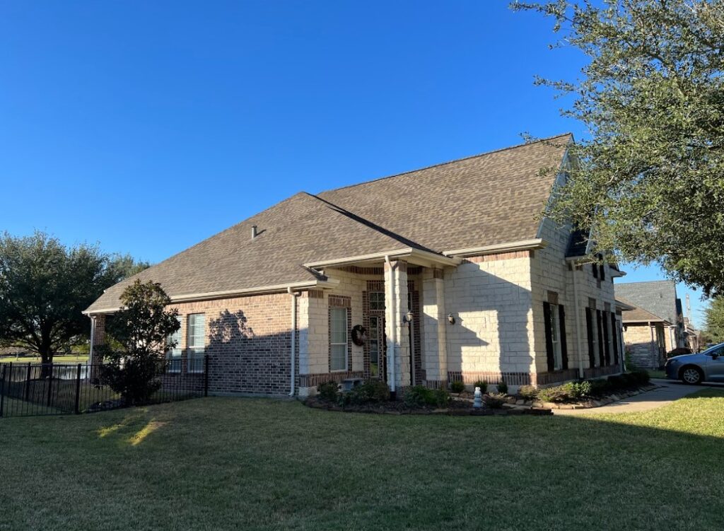 asphalt shingle roof
