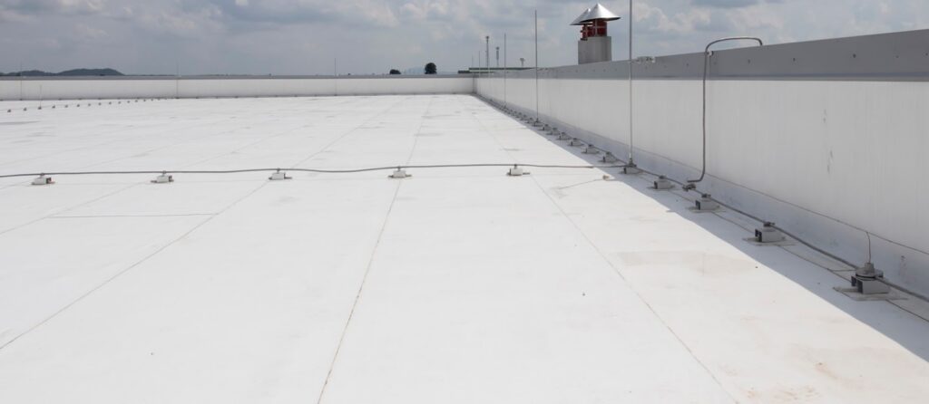 commercial roofing company in Lakes of Fairhaven, TX